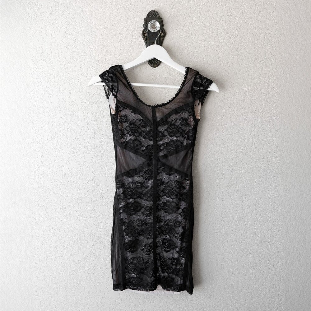H&M Dividend Dress Sz2 Black Lace Nude Lining Cap Sleeve Fitted Mini Bodycon LBD